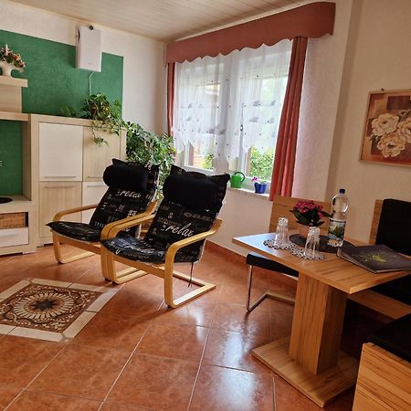 Pößneck Ferienwohnung Am Oepitzer Berg מראה חיצוני תמונה