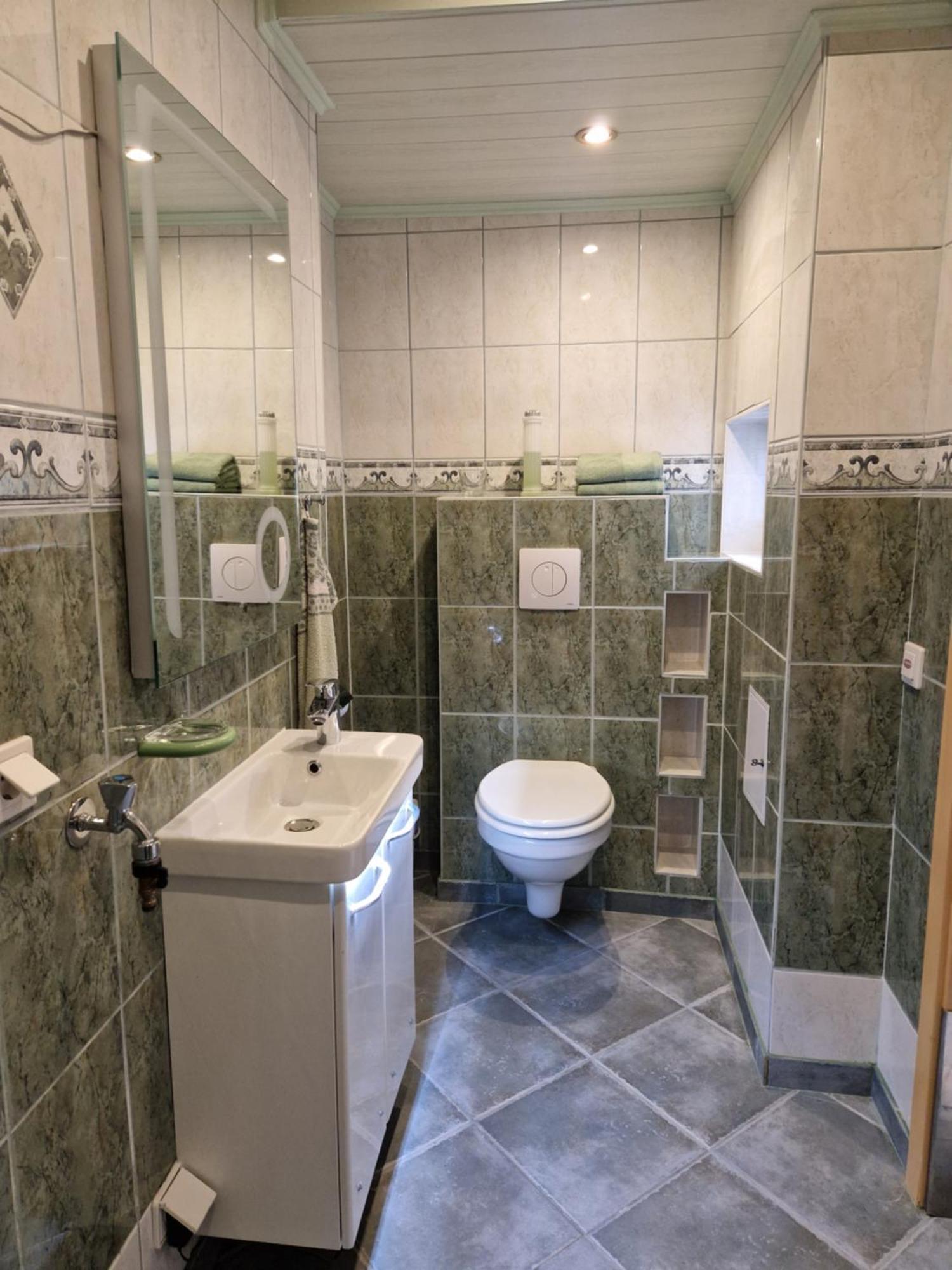 Pößneck Ferienwohnung Am Oepitzer Berg מראה חיצוני תמונה