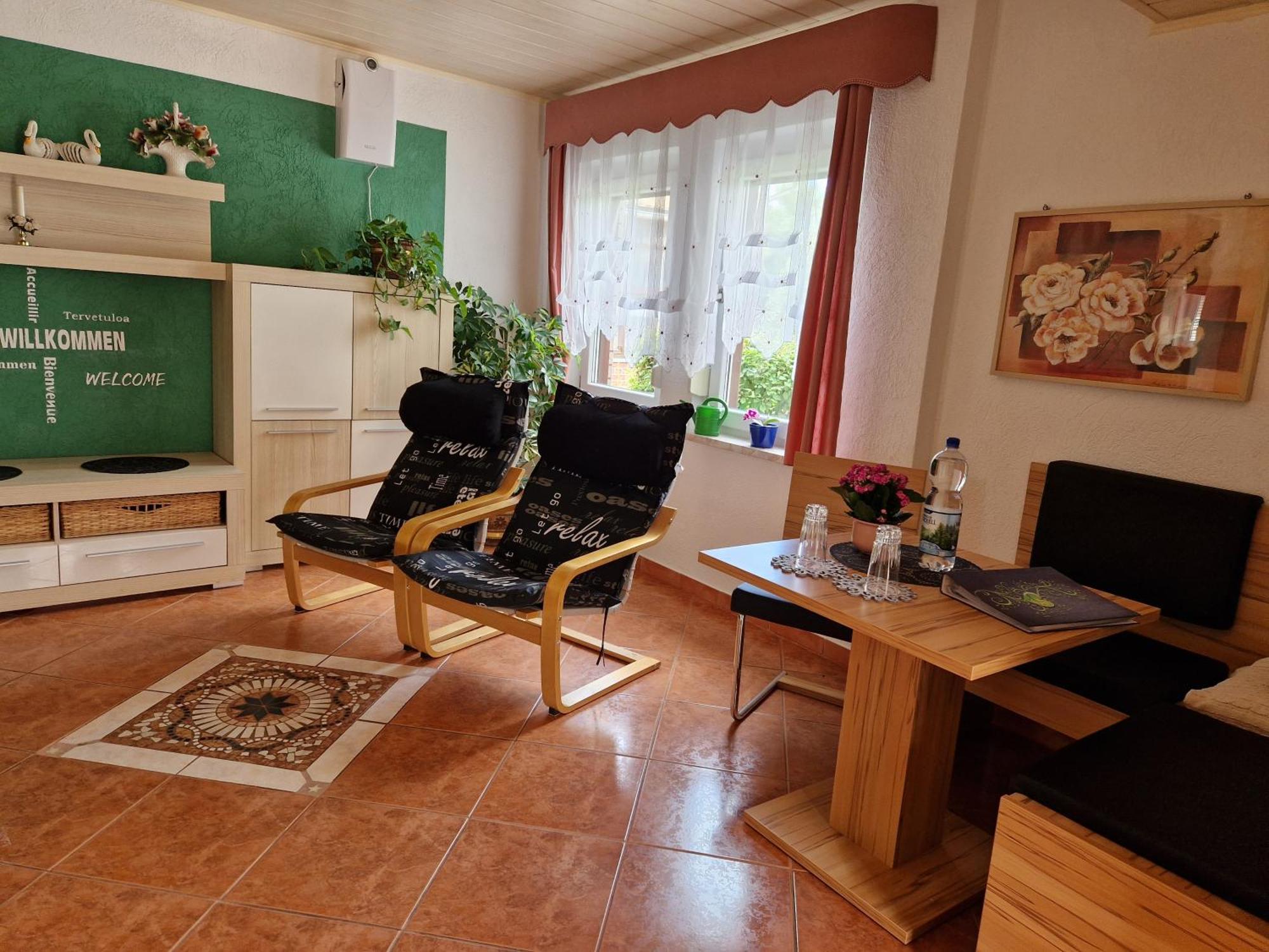 Pößneck Ferienwohnung Am Oepitzer Berg מראה חיצוני תמונה